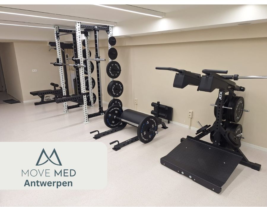 Kinesitherapie praktijk MoveMed in Antwerpen met moderne revalidatie- en oefenrui
